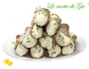 cannoli-di-ricotta-e-cioccolato-bianco