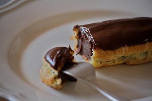 eclairs-al-cioccolato-L-G-Nlc0